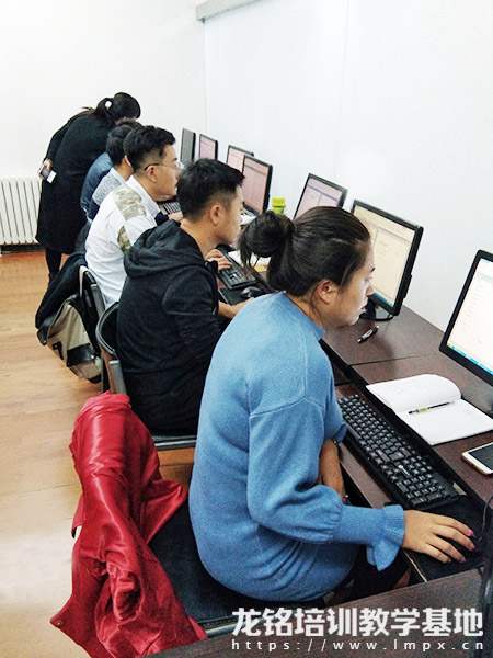 ͼ-������ѵ�°࿪�ε���ͬѧ���Ͽ�����